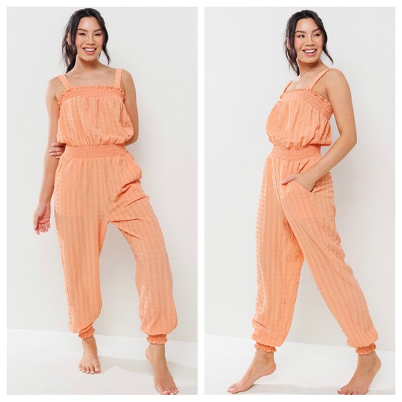 09 Boho Fabulous Textured Fabric Smocked Jumpsuit - Picture 1 of 3